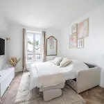 La Versaillaise Bucolique - Stationnement Privatif - Proche Gare Chantiers Appartement