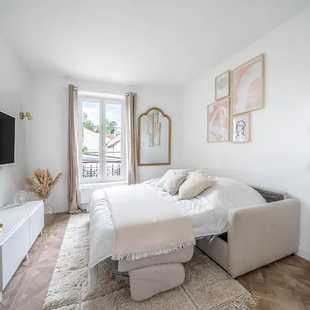 La Versaillaise Bucolique - Stationnement Privatif - Proche Gare Chantiers Apartmán